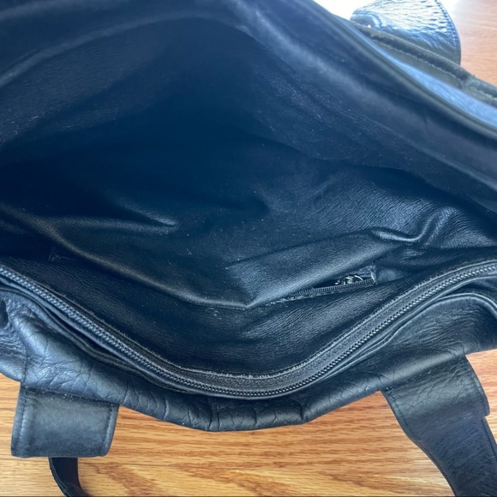 Perlina‎ NY Smooth Black Leather Square Tote - Picture 11 of 16